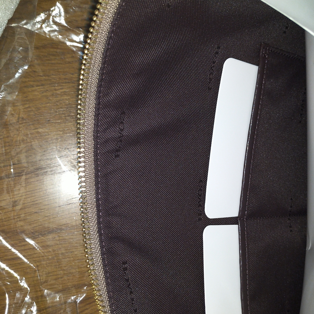 Coach Sutton Hobo Scallop Rivets - Picture 4 of 4